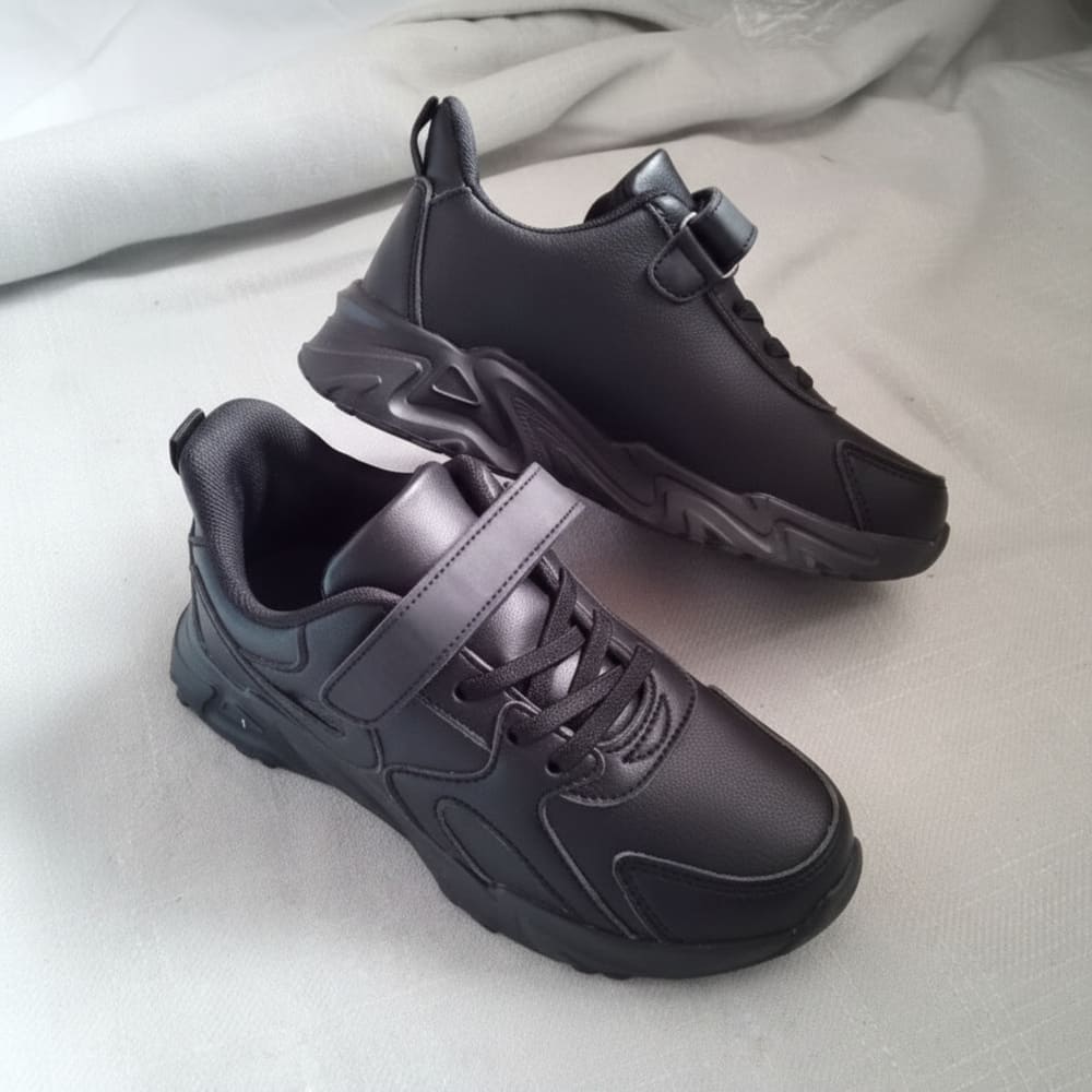 all-black-chunky-sneakers-styles-by-syl-2