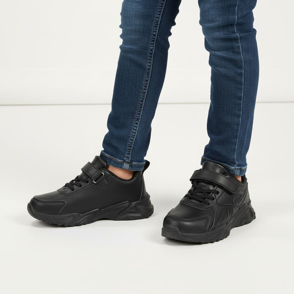 all-black-chunky-sneakers-styles-by-syl-5
